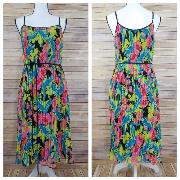 LOFT Dresses & Skirts - Loft Lp L LARGE PETITE Accordian Pleated Dress